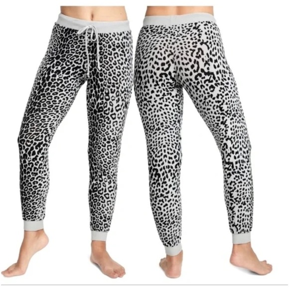 CHASER‎ Leopard Joggers - Picture 1 of 7